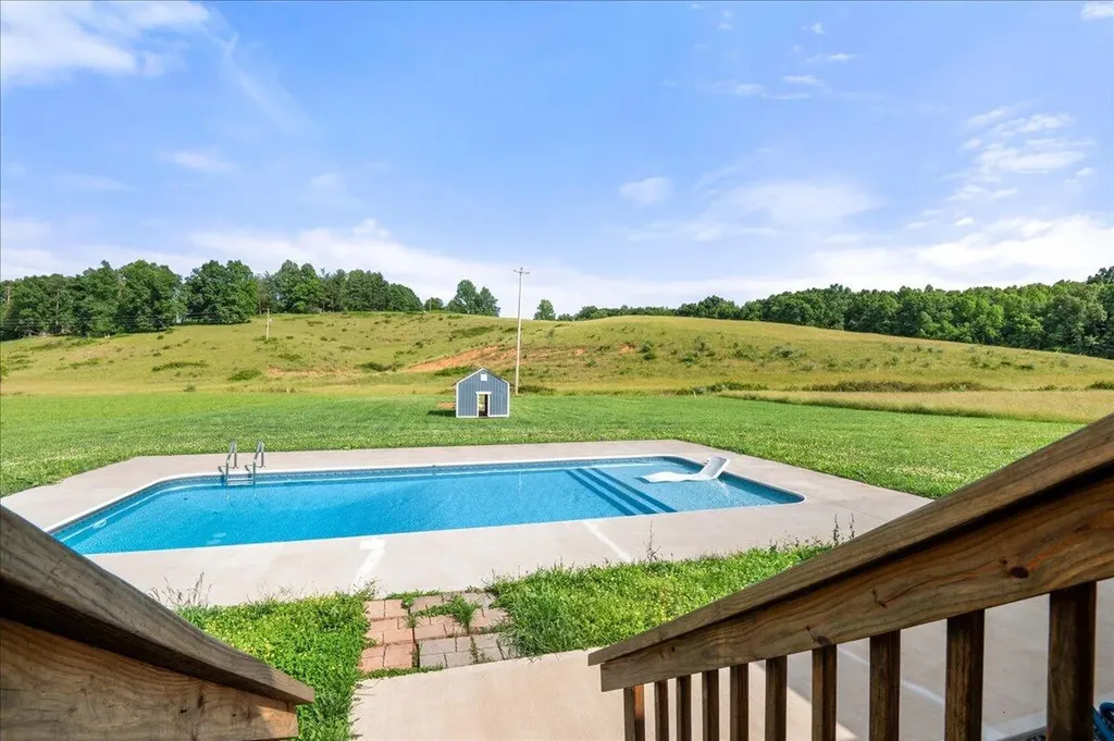 668 Slate Lick Road London KY 40741