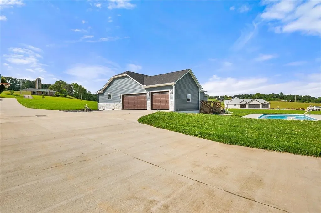 668 Slate Lick Road London KY 40741