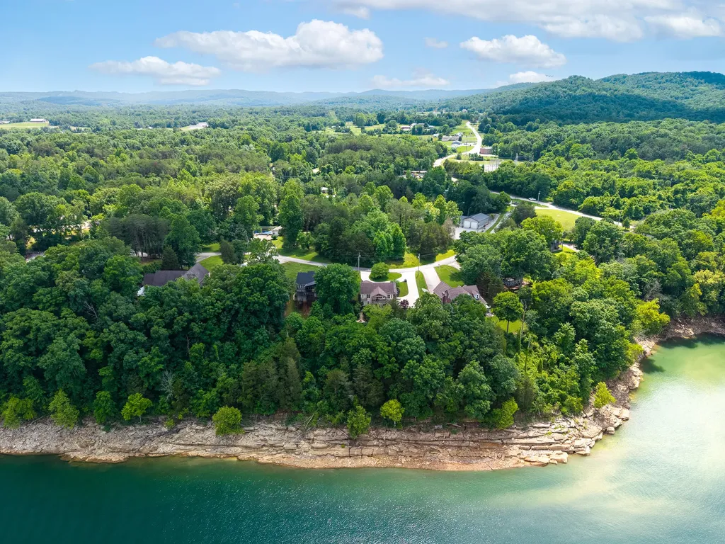 120 Woodson Cove Bronston KY 42518