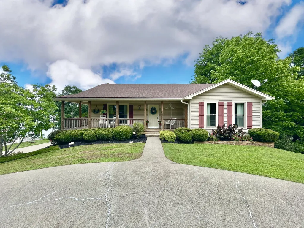 120 Woodson Cove Bronston KY 42518