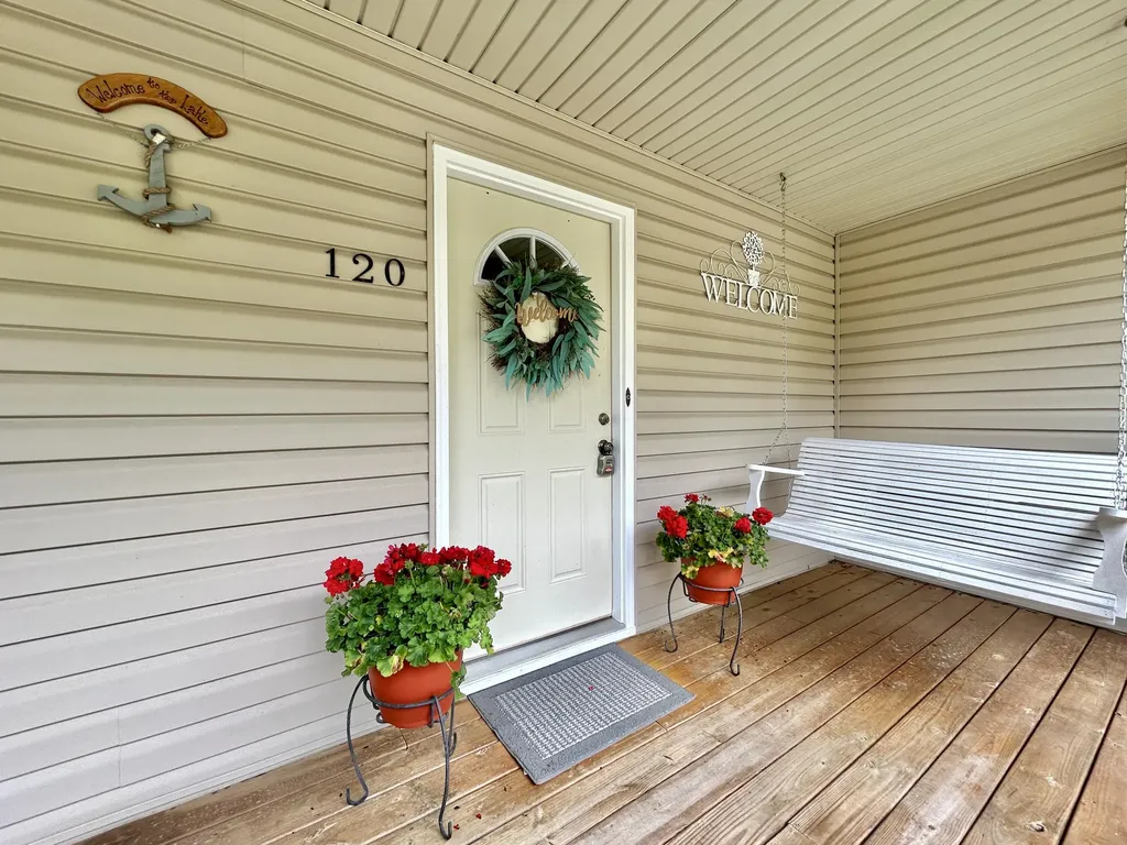 120 Woodson Cove Bronston KY 42518