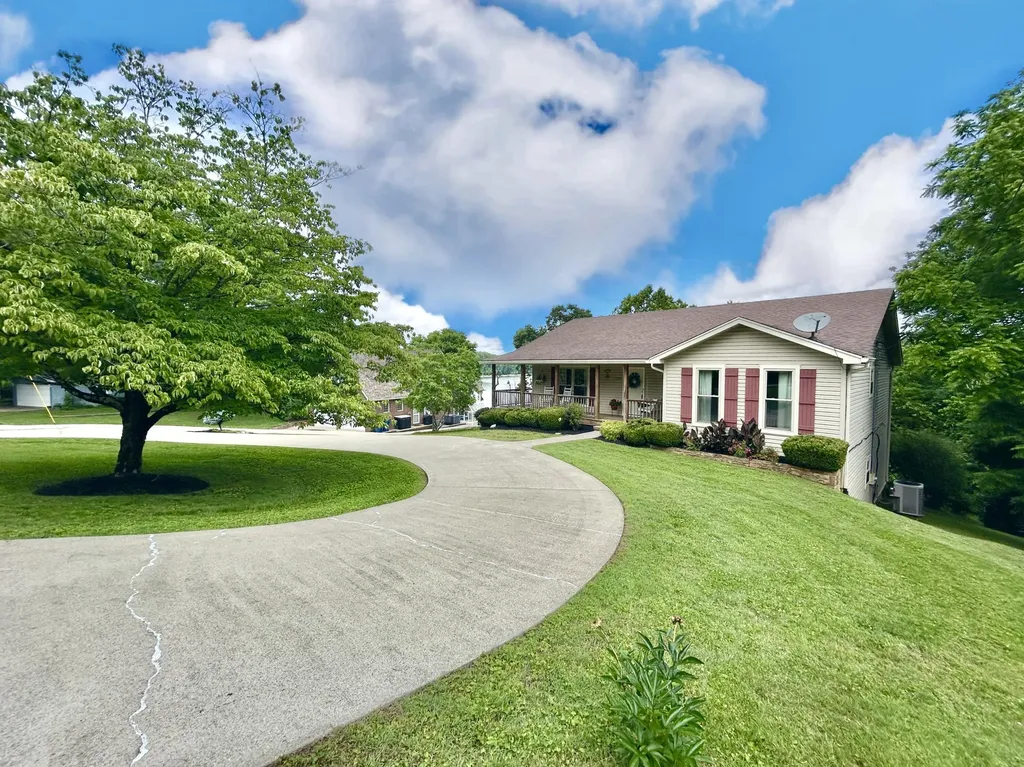 120 Woodson Cove Bronston KY 42518