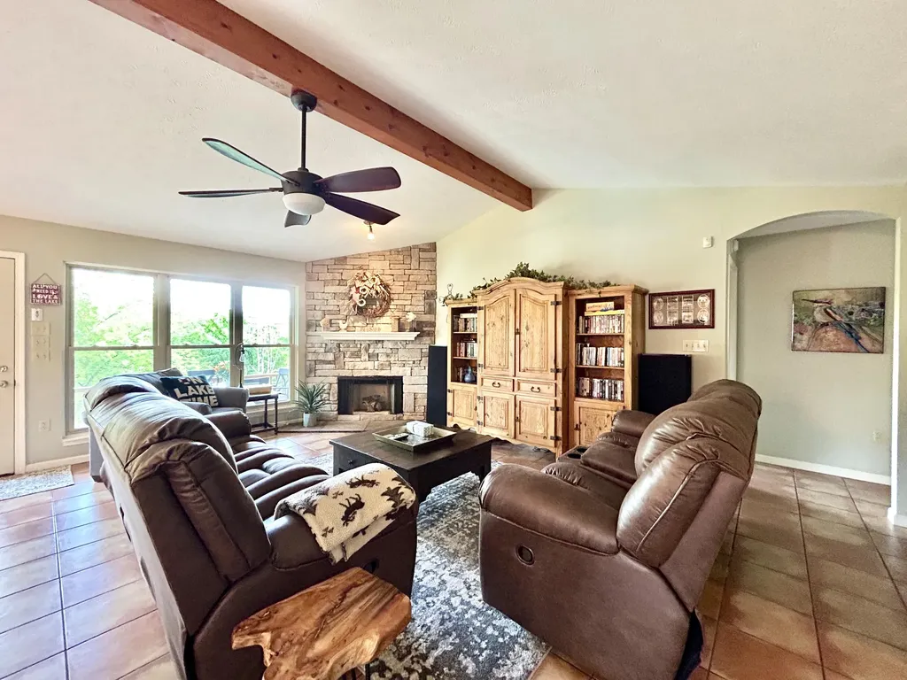 120 Woodson Cove Bronston KY 42518