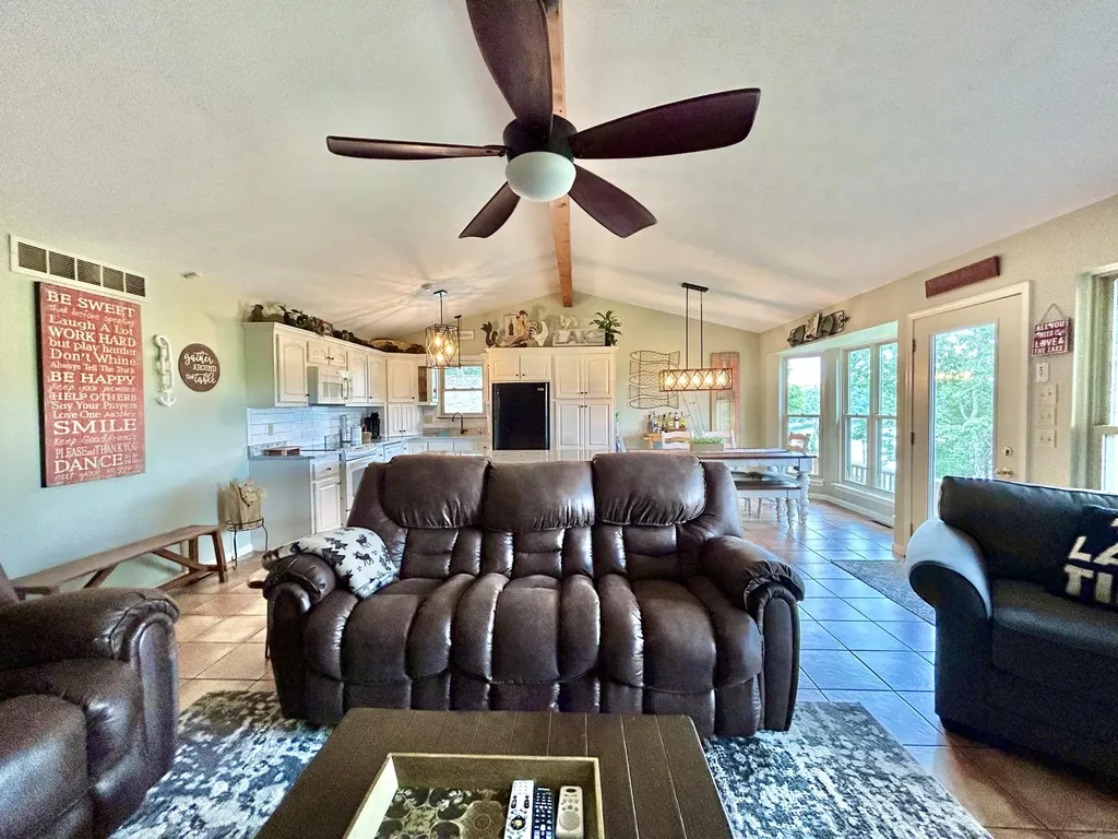 120 Woodson Cove Bronston KY 42518