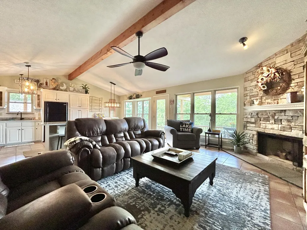 120 Woodson Cove Bronston KY 42518