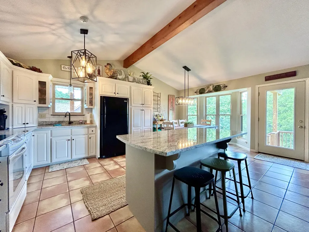 120 Woodson Cove Bronston KY 42518