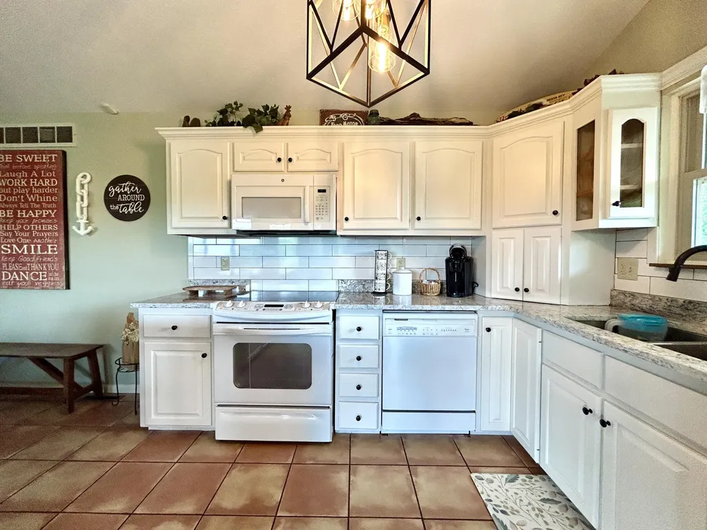 120 Woodson Cove Bronston KY 42518