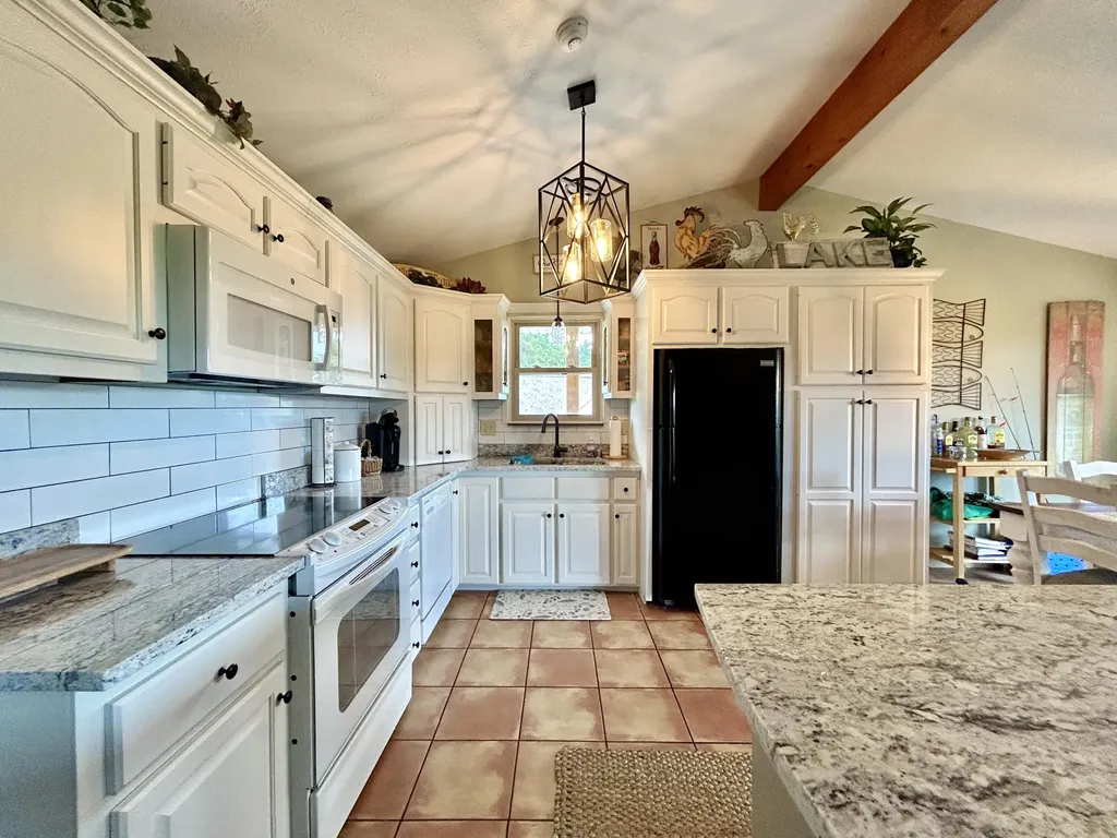 120 Woodson Cove Bronston KY 42518