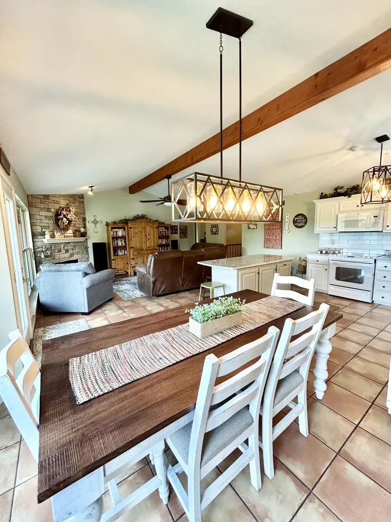 120 Woodson Cove Bronston KY 42518