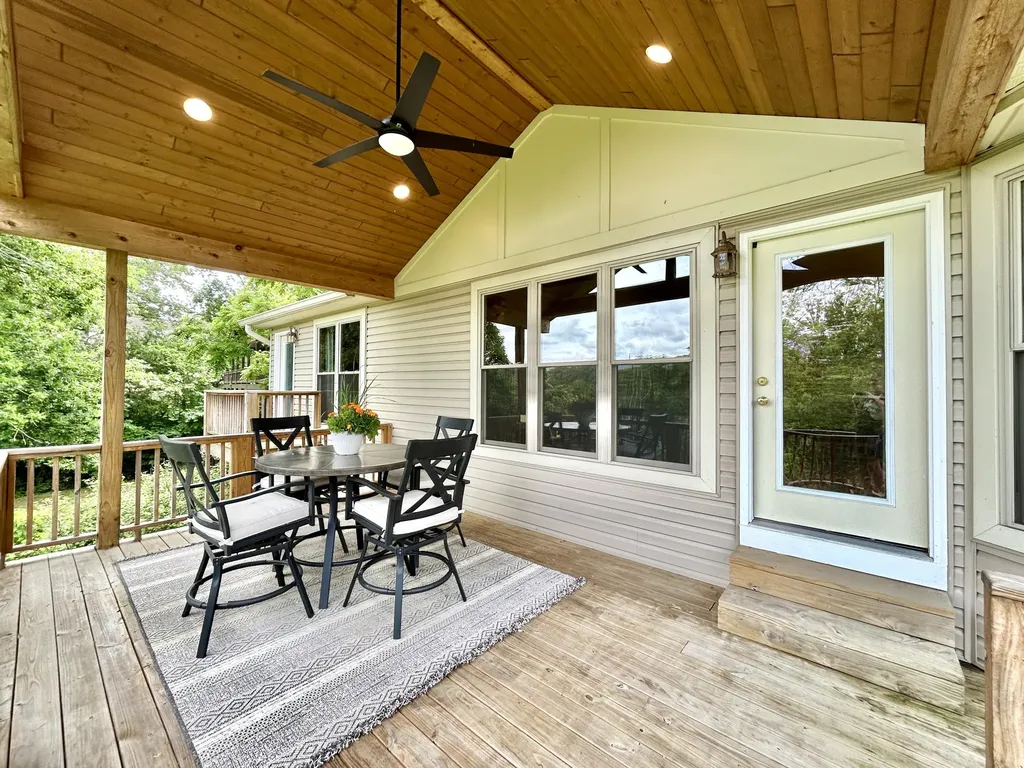 120 Woodson Cove Bronston KY 42518
