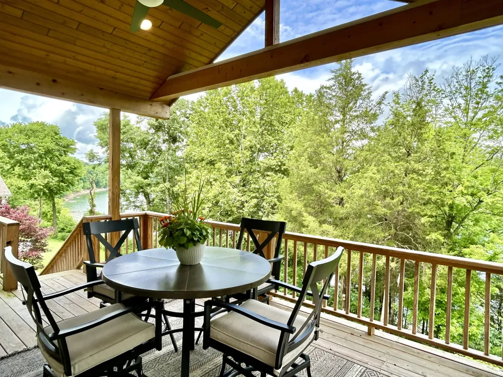 120 Woodson Cove Bronston KY 42518