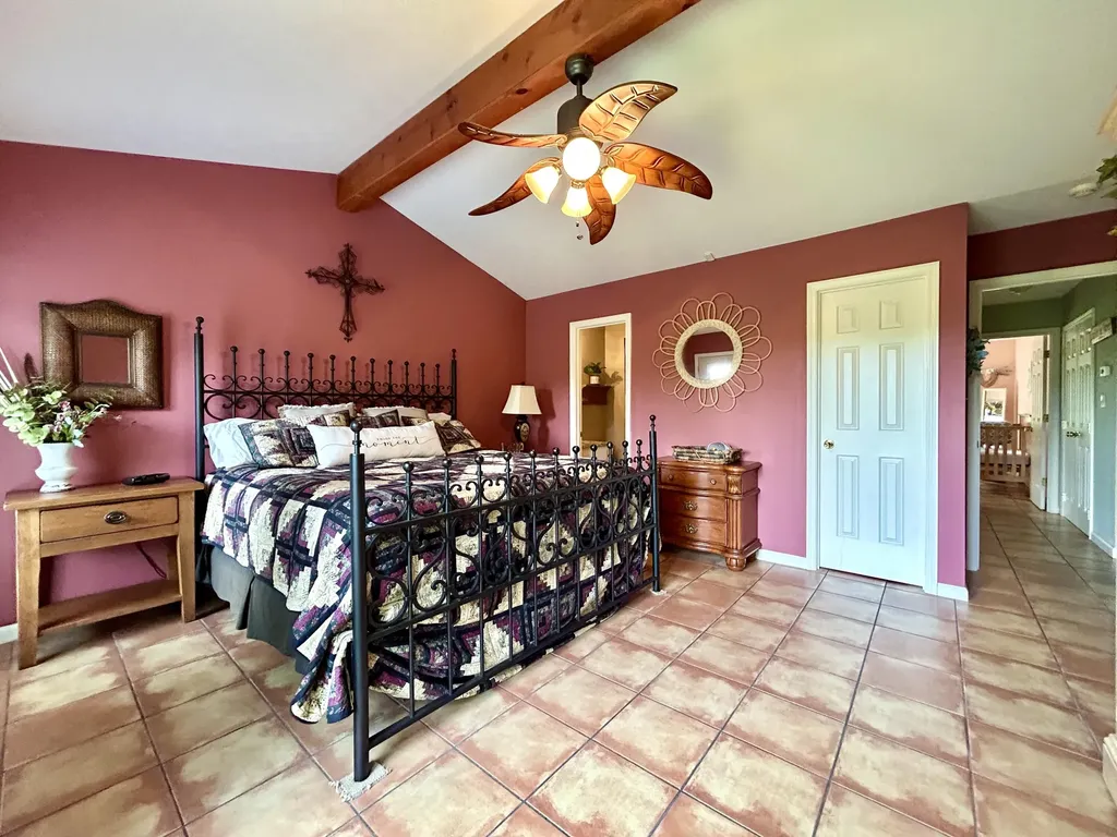 120 Woodson Cove Bronston KY 42518
