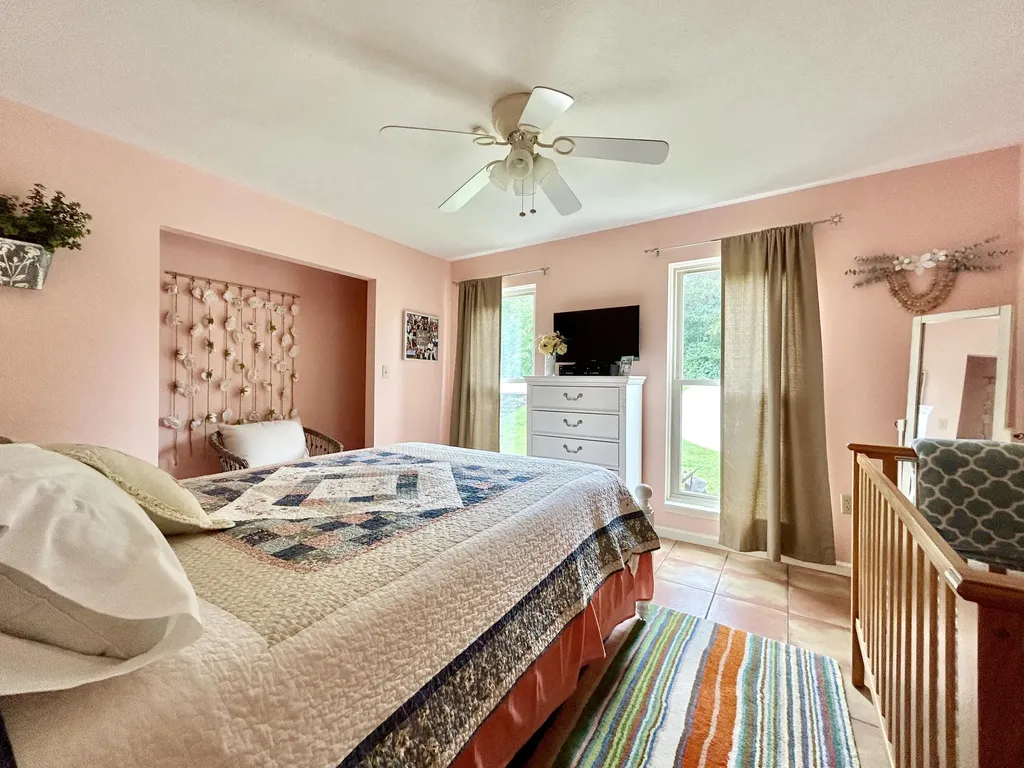 120 Woodson Cove Bronston KY 42518