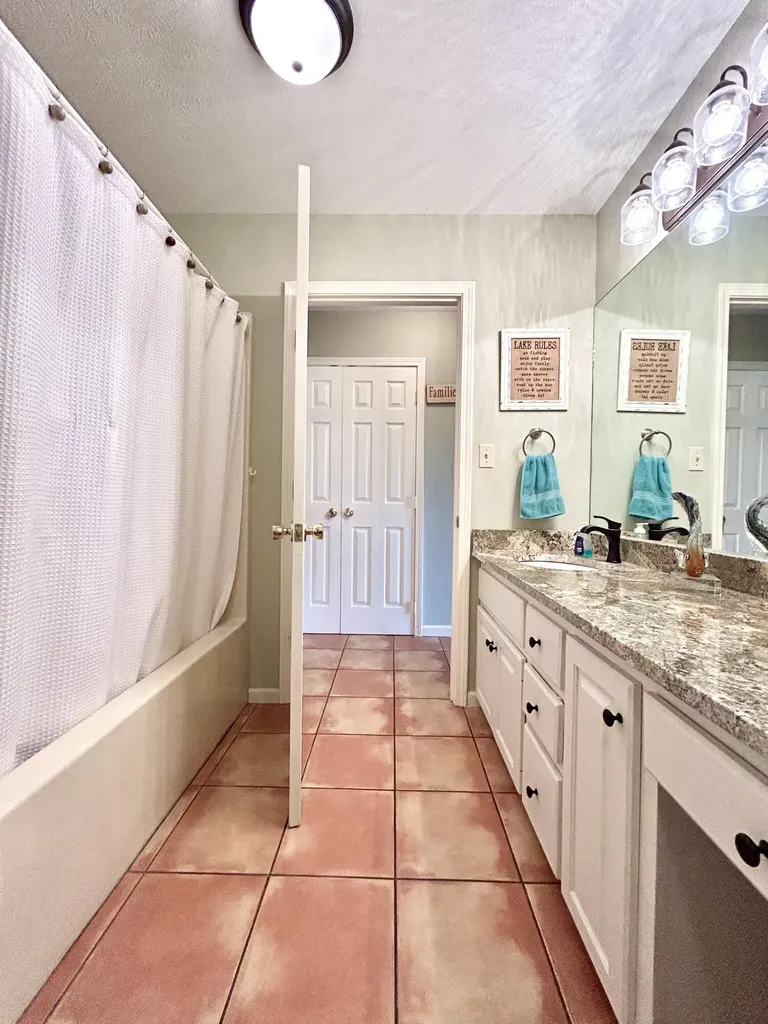 120 Woodson Cove Bronston KY 42518