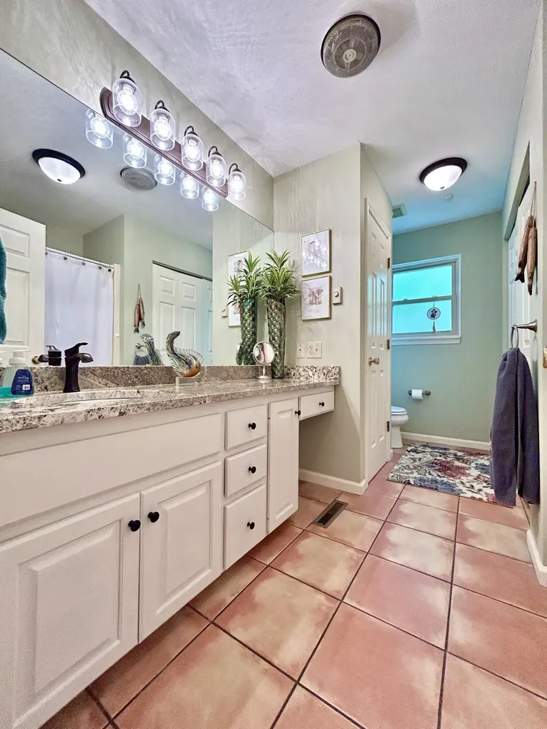 120 Woodson Cove Bronston KY 42518