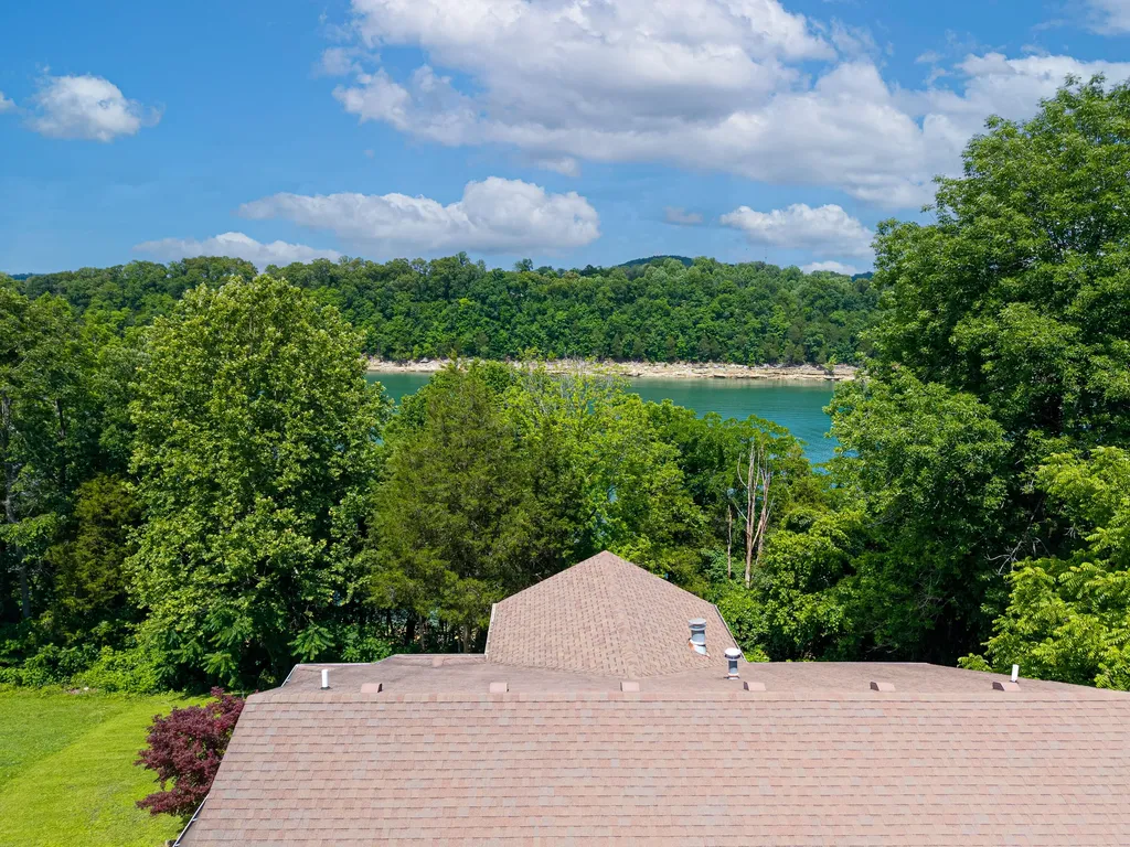 120 Woodson Cove Bronston KY 42518