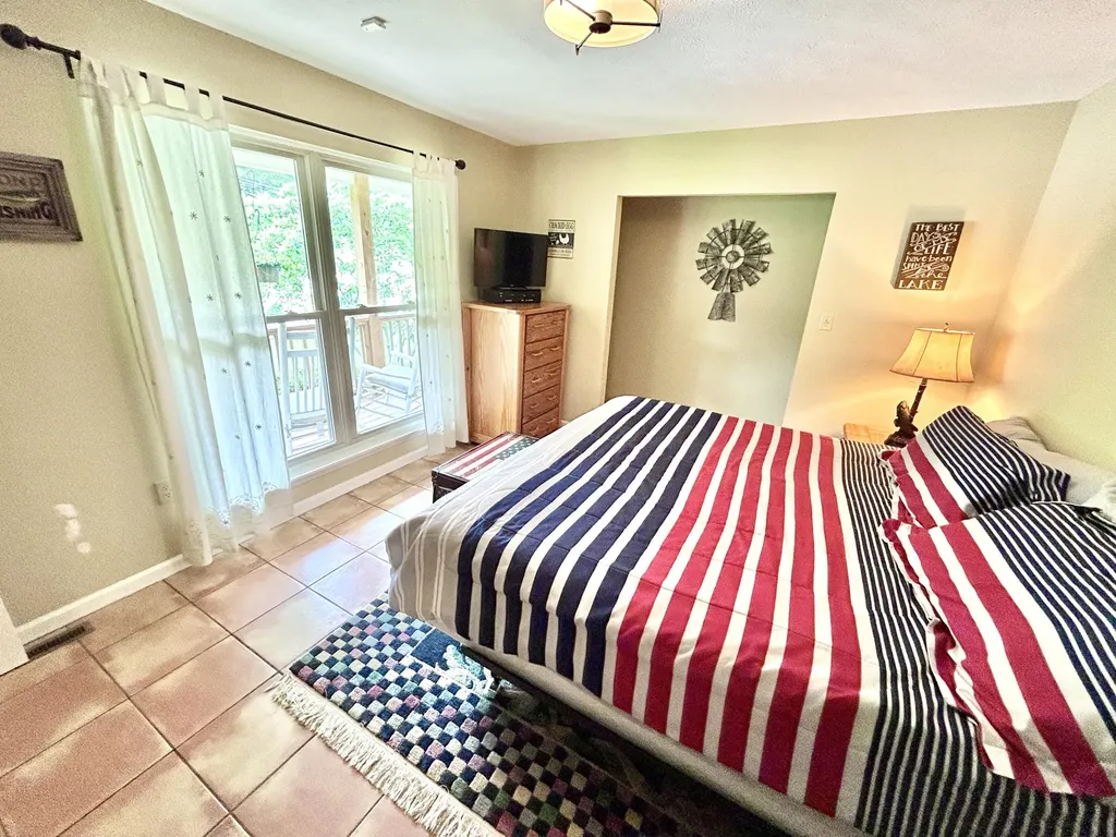 120 Woodson Cove Bronston KY 42518