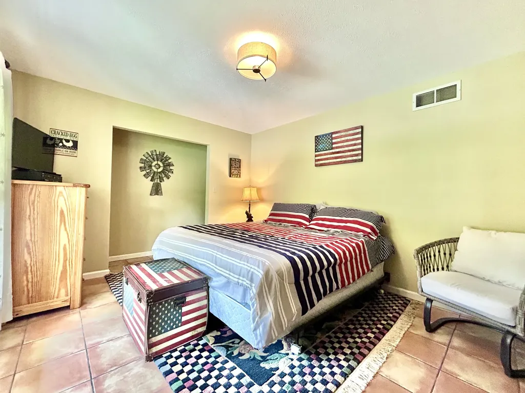 120 Woodson Cove Bronston KY 42518