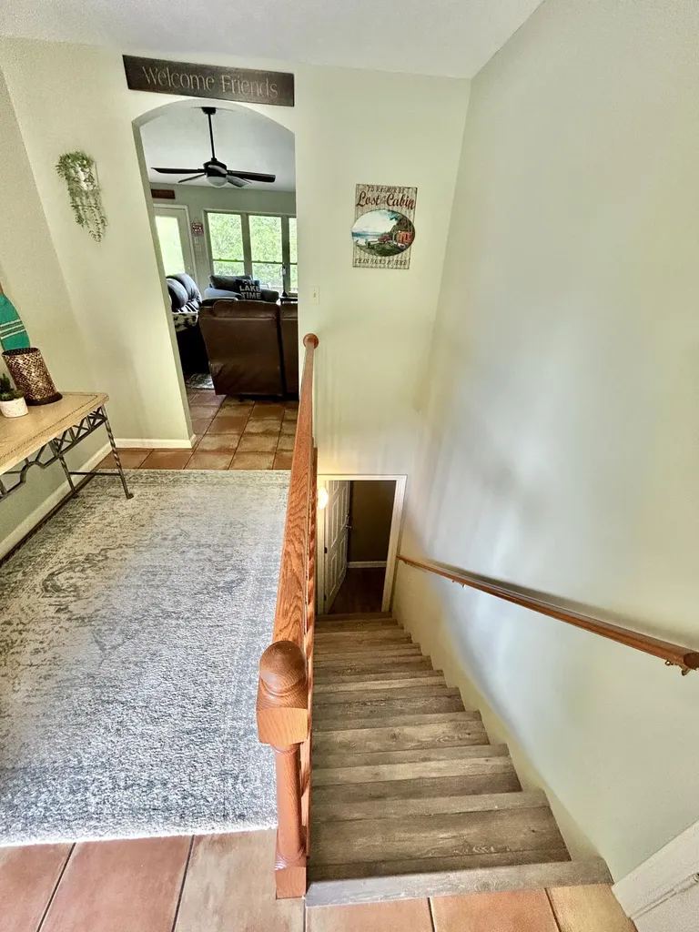 120 Woodson Cove Bronston KY 42518