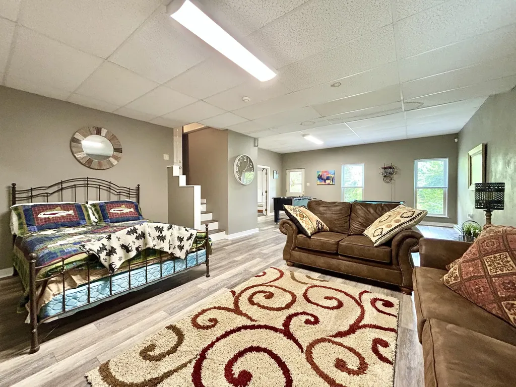 120 Woodson Cove Bronston KY 42518