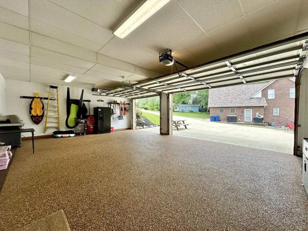 120 Woodson Cove Bronston KY 42518