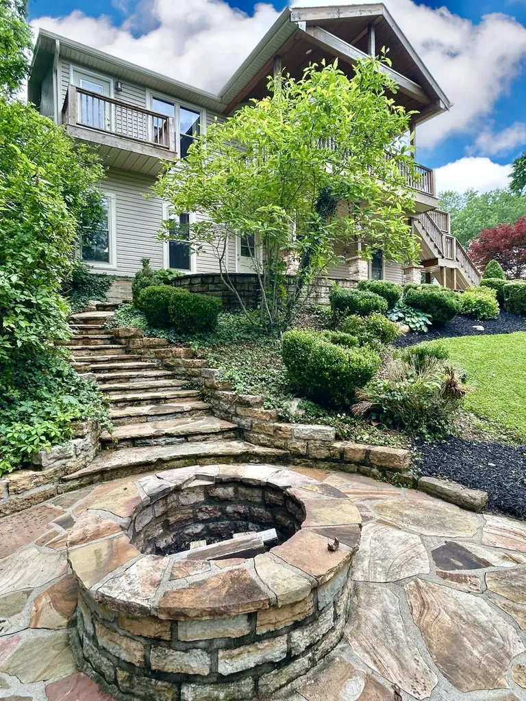 120 Woodson Cove Bronston KY 42518