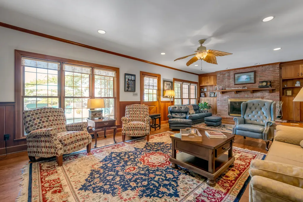 255 Shryocks Ferry Road Versailles KY 40383