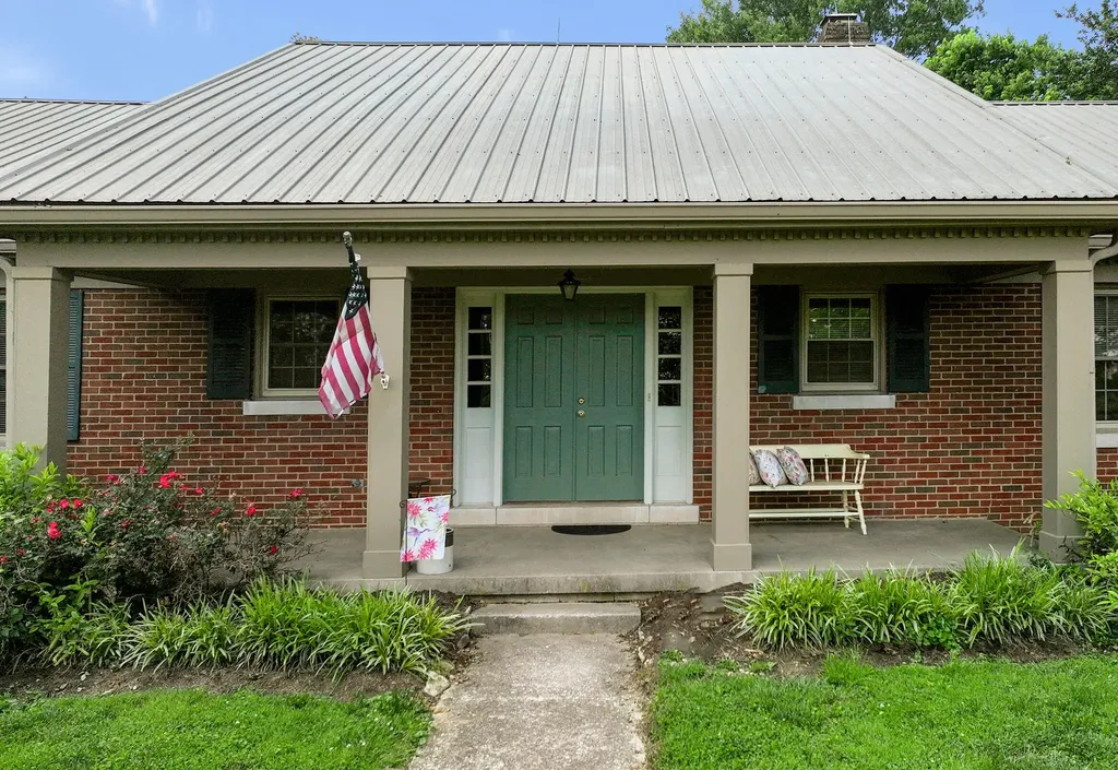 255 Shryocks Ferry Road Versailles KY 40383