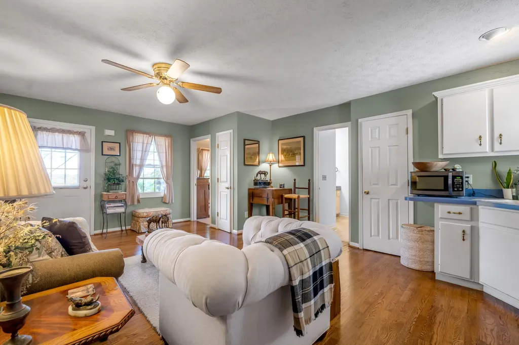 255 Shryocks Ferry Road Versailles KY 40383