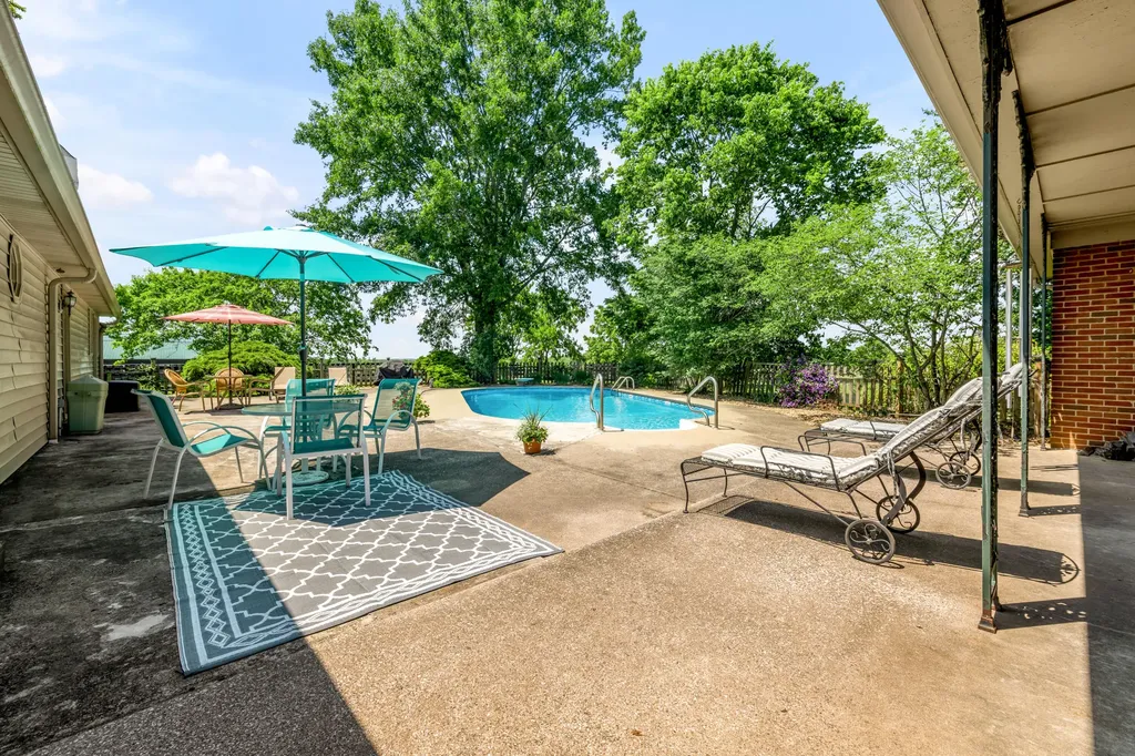 255 Shryocks Ferry Road Versailles KY 40383