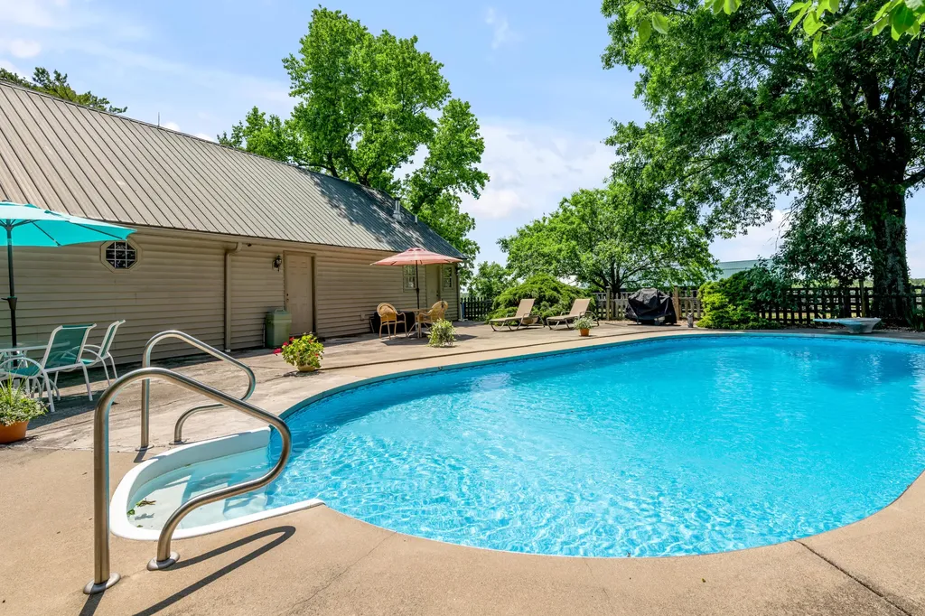 255 Shryocks Ferry Road Versailles KY 40383