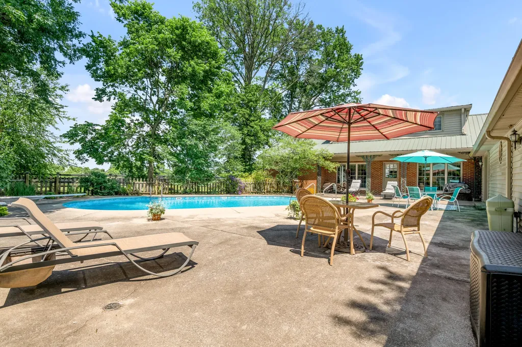 255 Shryocks Ferry Road Versailles KY 40383