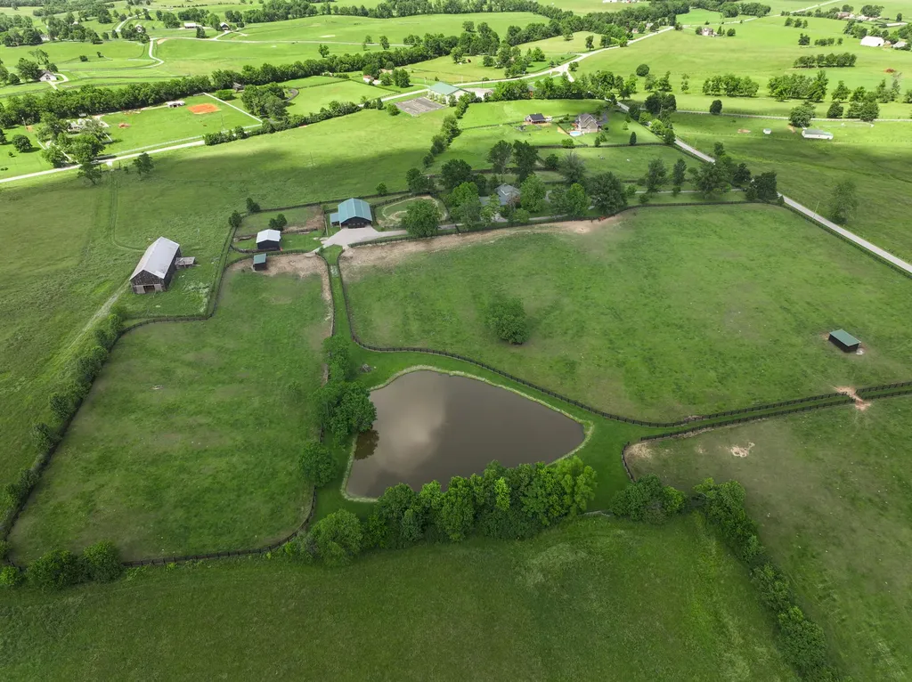 255 Shryocks Ferry Road Versailles KY 40383