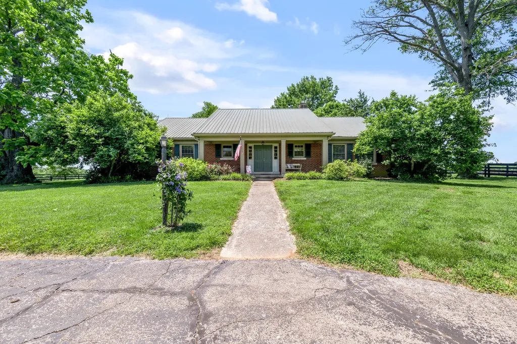255 Shryocks Ferry Road Versailles KY 40383