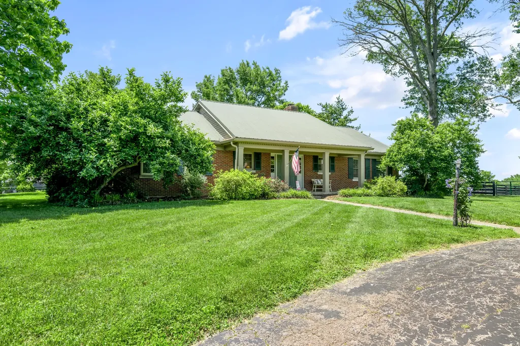 255 Shryocks Ferry Road Versailles KY 40383