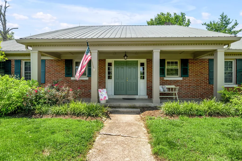 255 Shryocks Ferry Road Versailles KY 40383