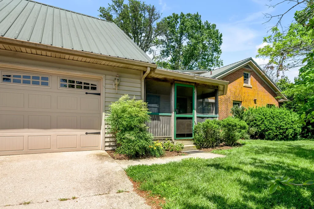 255 Shryocks Ferry Road Versailles KY 40383