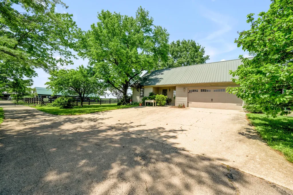 255 Shryocks Ferry Road Versailles KY 40383