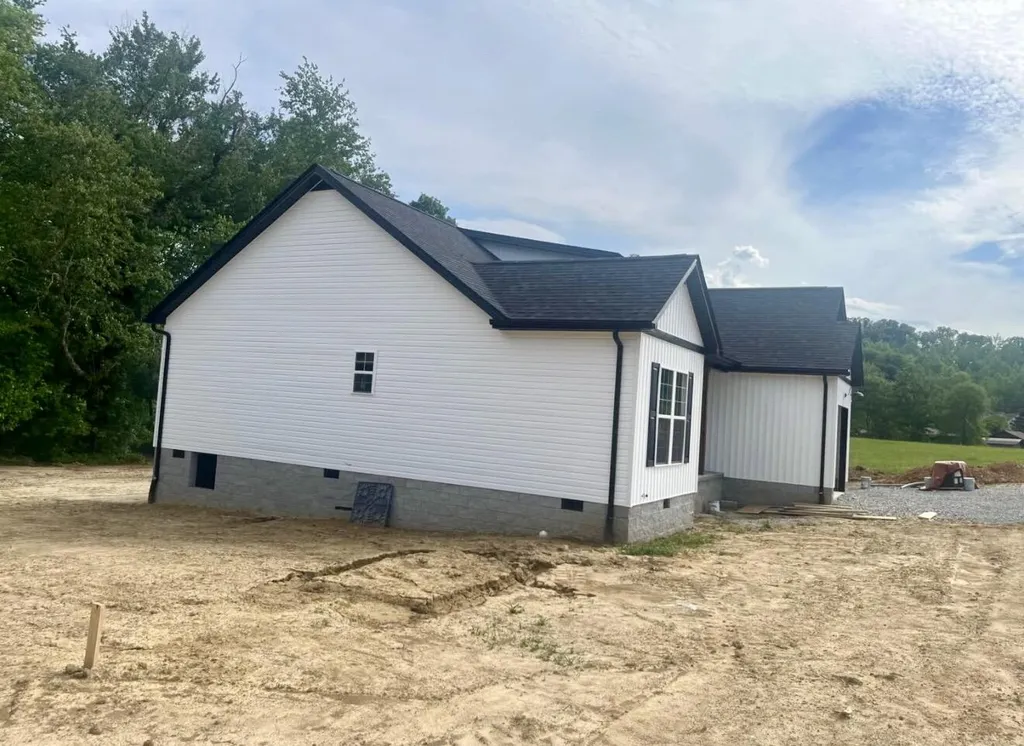 148 Laredo Drive London KY 40741