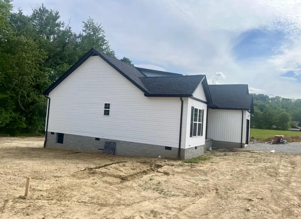 148 Laredo Drive London KY 40741