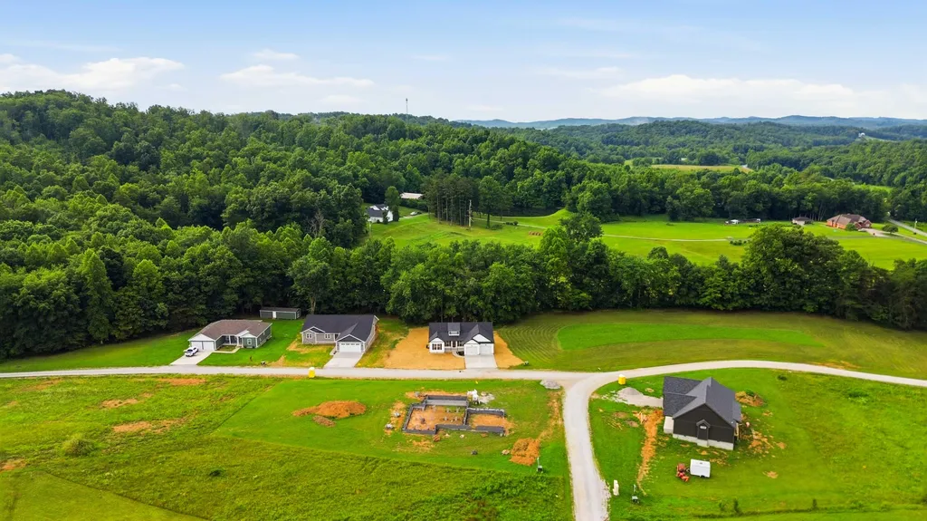 148 Laredo Drive London KY 40741