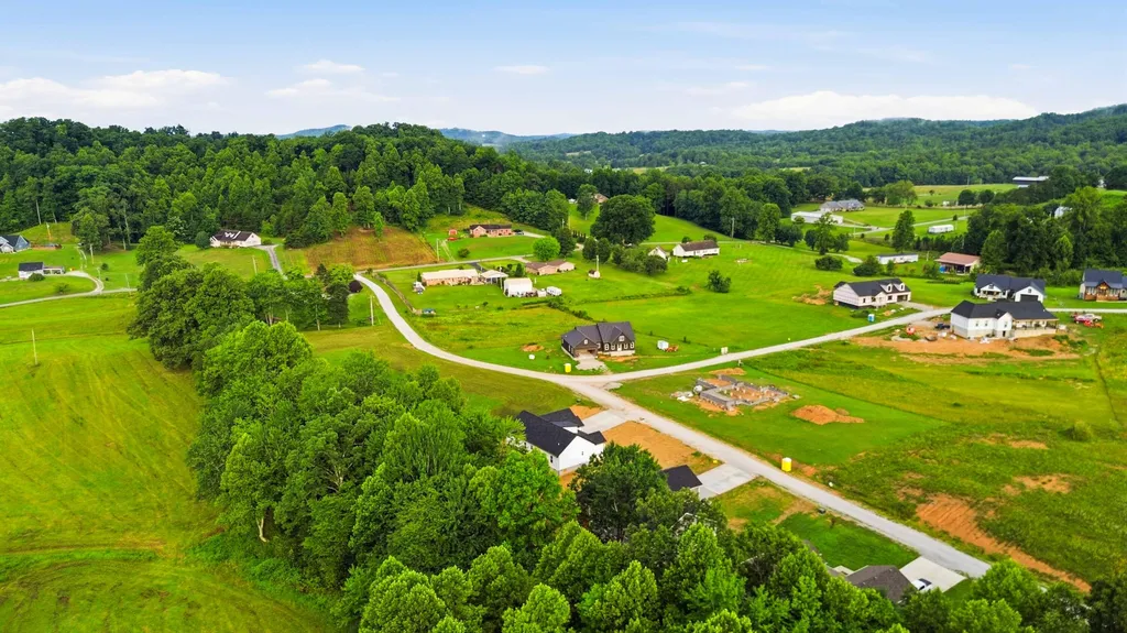 148 Laredo Drive London KY 40741