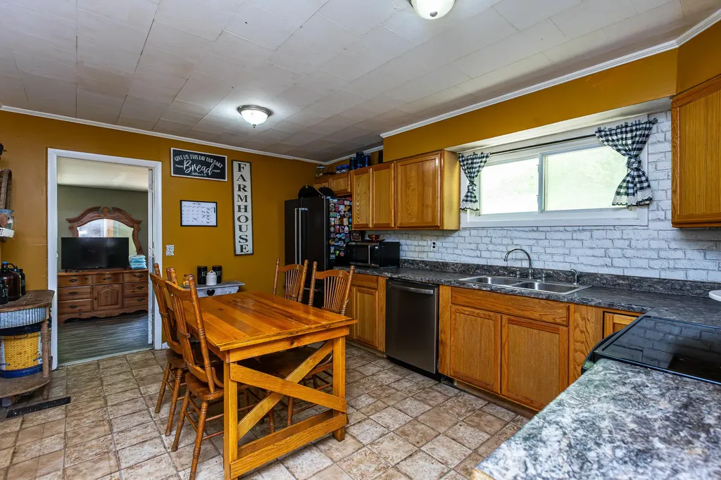 609 State Highway 2036 Letcher KY 41832
