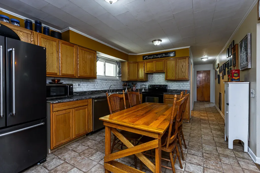 609 State Highway 2036 Letcher KY 41832