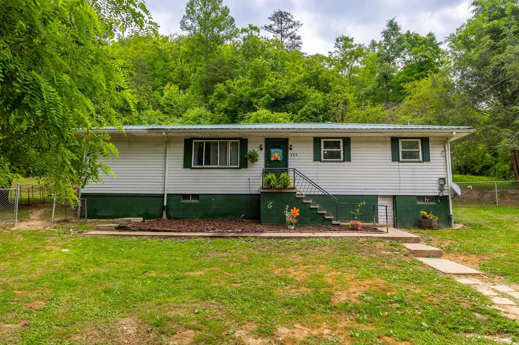 609 State Highway 2036 Letcher KY 41832
