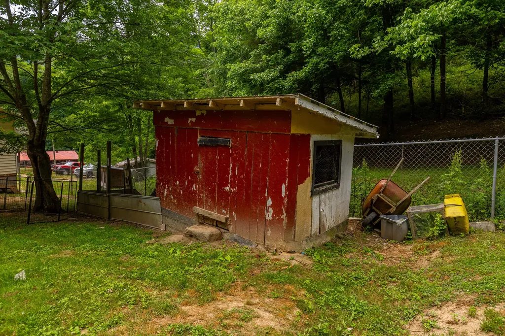 609 State Highway 2036 Letcher KY 41832