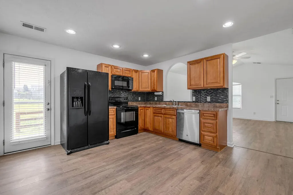 124 Lake Forest Drive Georgetown KY 40324