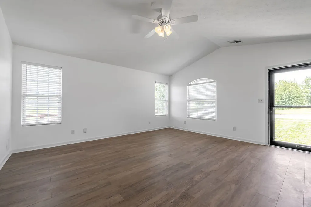 124 Lake Forest Drive Georgetown KY 40324