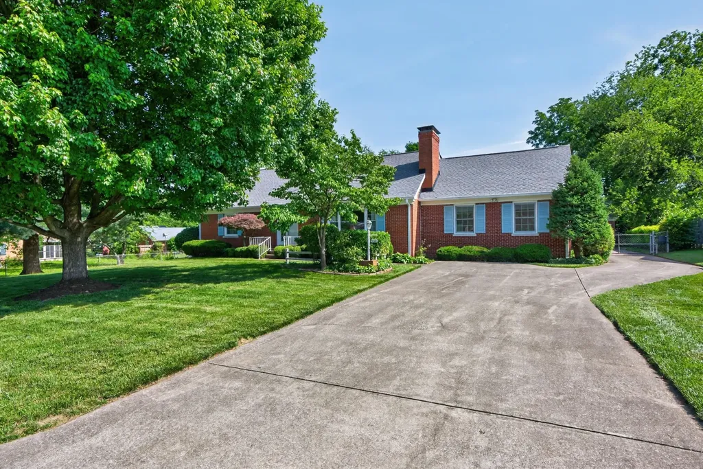 1685 Linstead Drive Lexington KY 40504