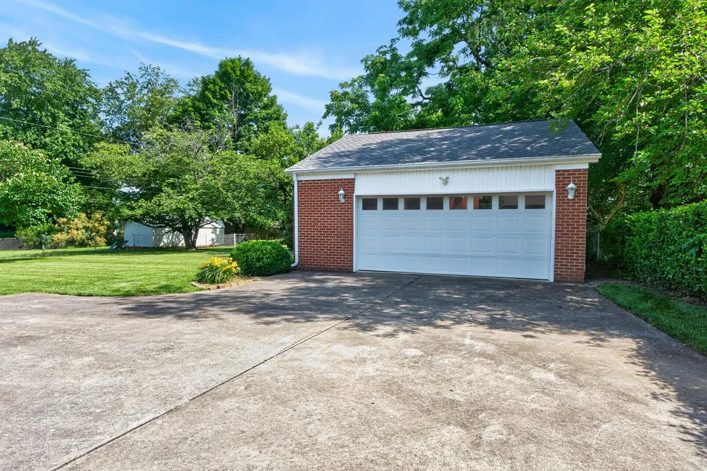 1685 Linstead Drive Lexington KY 40504